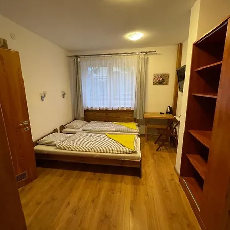 Gosciniec Ozna Гостевой дом *